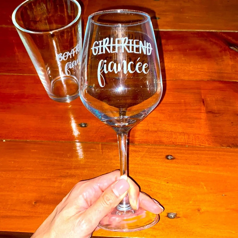Pair of Fiancé glassware. One beer glass, one wine glass. - Picture 3 of 3